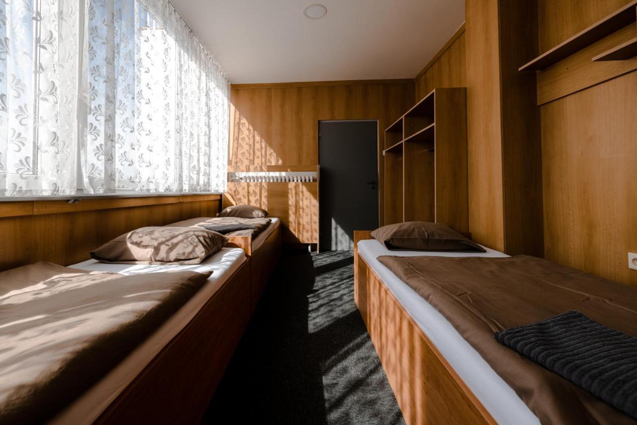 Hotel Zimni Stadion Slaný Eksteriør bilde