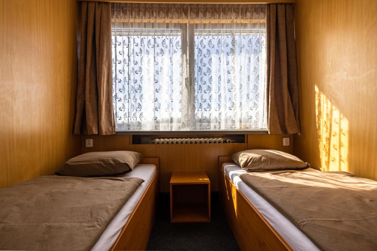 Hotel Zimni Stadion Slaný Eksteriør bilde