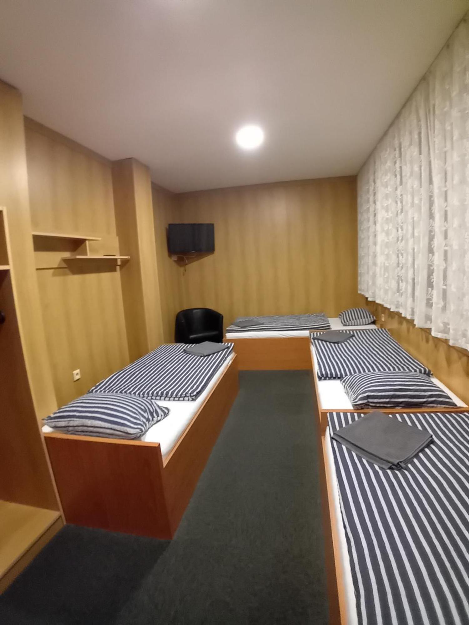 Hotel Zimni Stadion Slaný Eksteriør bilde